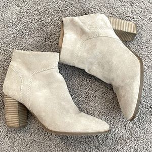 ✨H&M Suede Booties